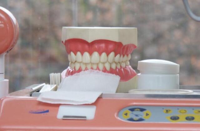 Nevykdantys teisės aktų reikalavimų odontologai praras licencijas