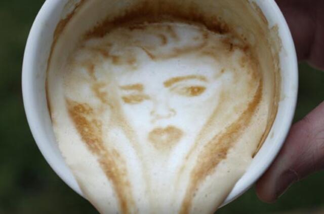 Kavos puodelyje - Madonos portretas