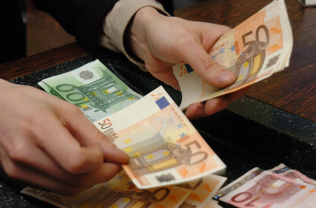 Įtartinų eurų kupiūrų nemažėja