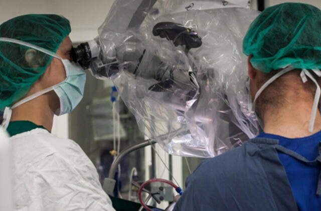 Neurochirurgai atlikto inovatyvią smegenų skysčio drenavimo operaciją