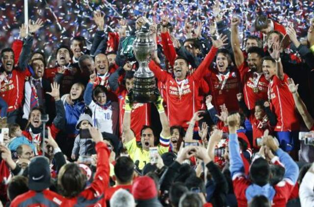 Čilės futbolininkai pirmą kartą tapo Pietų Amerikos čempionais