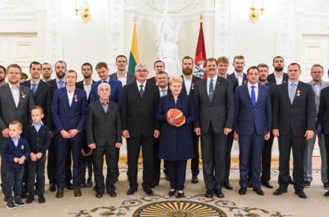 Lietuvos krepšinio rinktinei - valstybės apdovanojimai