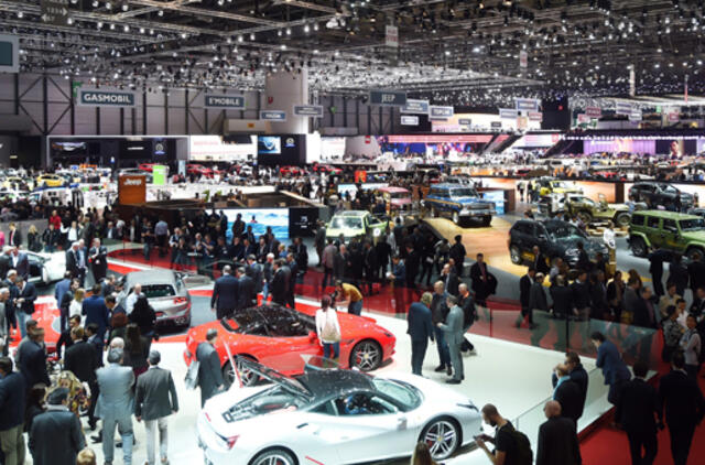 Automobilių gamintojai nerimauja dėl stiprinamos ES pasienio kontrolės