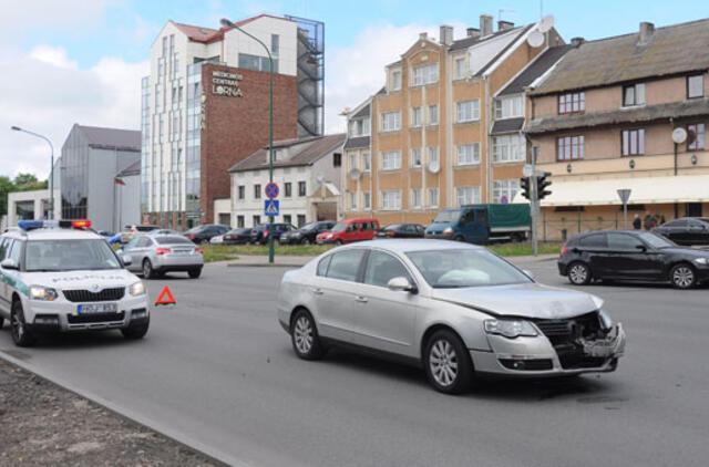 Klaipėdos centre susidūrė du automobiliai