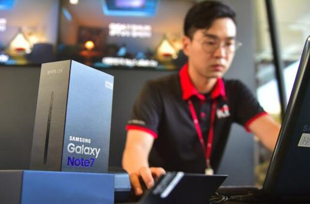 "Samsung" atidėjo "Note 7" prekybą Pietų Korėjoje