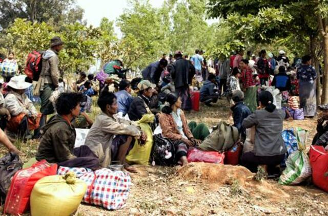 Iš Mianmaro į Kiniją pabėgo tūkstančiai žmonių