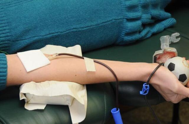 Jau 10 metų Vytauto Didžiojo gimnazijos aštuoniolikmečiai tampa kraujo donorais