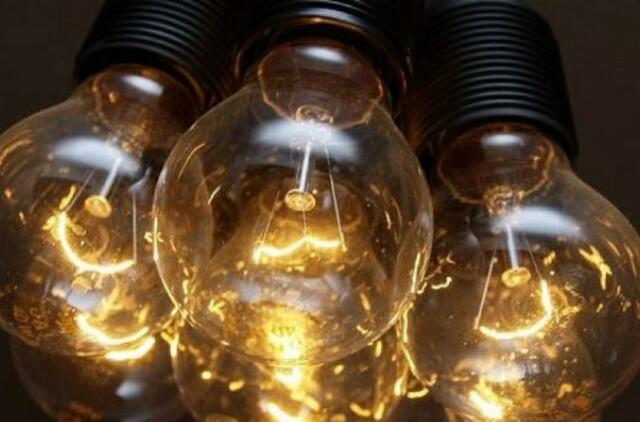 Energetikai paminėjo pirmosios viešos lemputės įžiebimą