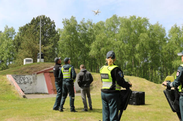 Gaisravietes Neringoje policija žvalgė dronais