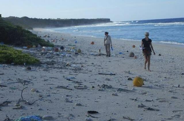 Nuošali Hendersono sala - tankiausiai plastikinėmis atliekomis užteršta teritorija pasaulyje