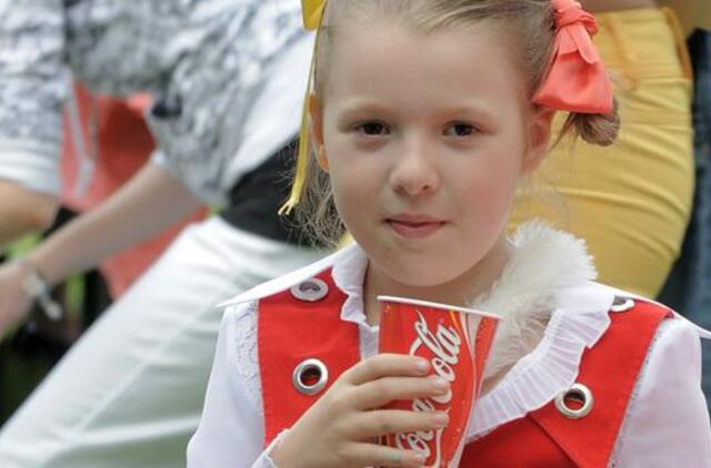 Lietuvos vaikai suvartoja keturiskart daugiau cukraus už normą: kur ir kiek jo pridėta