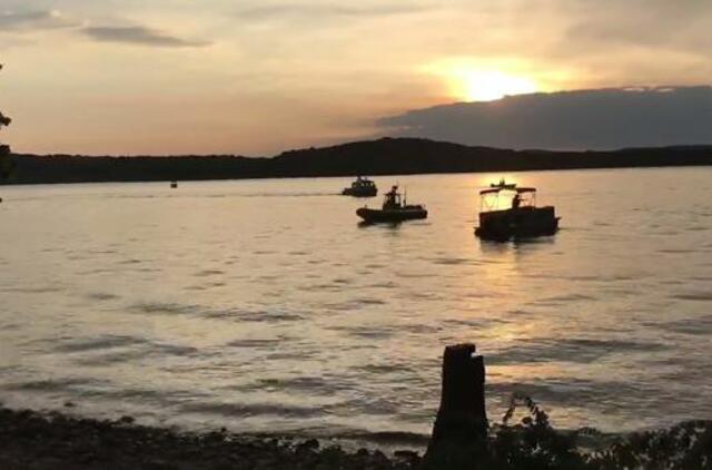 Ežere JAV nuskendus turistų laivui žuvo aštuoni žmonės