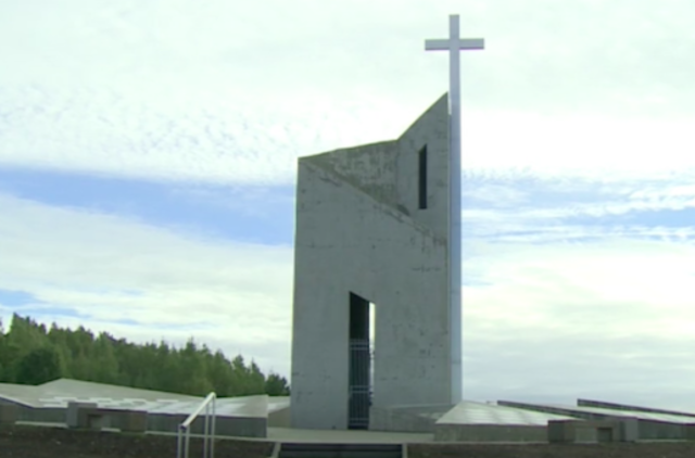 Žemaitijos partizanams Kryžkalnyje pastatytas memorialas