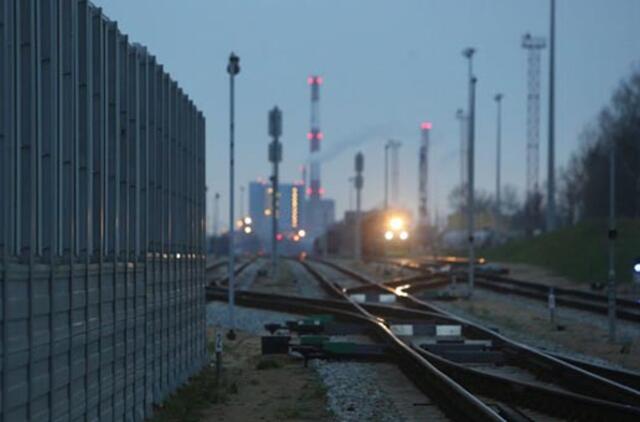 Prie geležinkelio atsiras triukšmą slopinančios sienelės