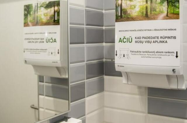 3 šokiruojantys faktai, kurių nežinojote apie popierinius rankšluosčius viešuosiuose tualetuose
