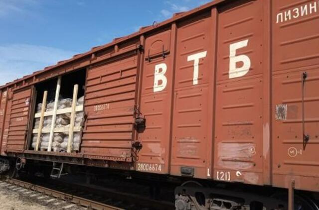 Cigaretės medžio anglyse – Vaidotų geležinkelio poste muitininkai sulaikė kontrabandą iš Baltarusijos