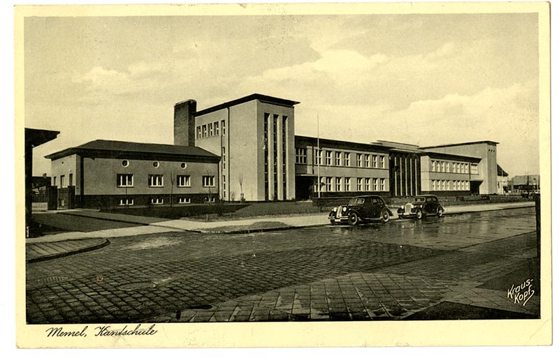 1937 m. dabartinė Imanuelio Kanto gatvėje esanti Lietuvos aukštoji jūreivystės mokykla buvo pavadinta šio garsiojo filosofo vardu.