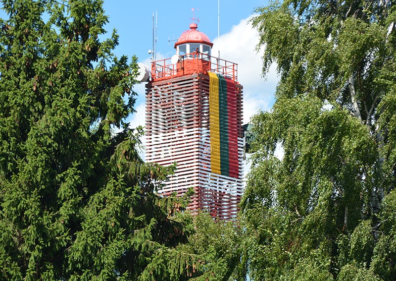 1957 m. pastatytas Šventosios švyturys – jauniausias Lietuvoje. Jį Palangos miesto savivaldybė jau daug metų planuoja pritaikyti pažintiniam turizmui. Aido JURKŠTO nuotr.
