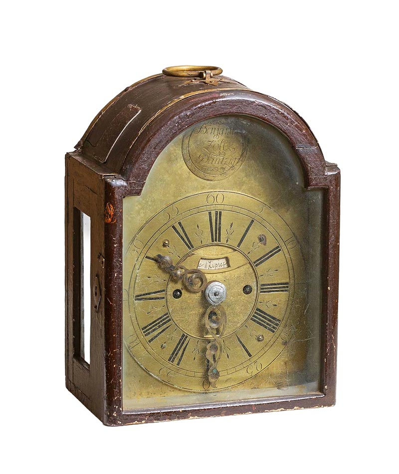 Karietinis laikrodis su kalendoriumi, pagamintas XVII a. pab. Benjamino Zolio Gdanske.