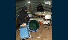 Salvadoro teisėsaugininkai rado statinę su 9 milijonais dolerių