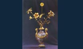 Vertinga vaza iš nužudyto kunigo Ričardo Mikutavičiaus kolekcijos rasta Rygoje