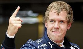 Sebastianas Vettelis sutvirtino poziciją