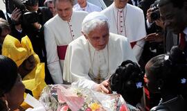 Popiežius Benediktas XVI atvyko į Beniną su ganytojiškuoju vizitu