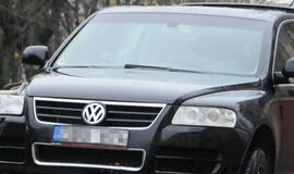 Vagys nusitaikė į "Volkswagen Touareg" detales