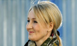 Pirmoji J. K. Rowling knyga suaugusiesiems pasirodys rugsėjį