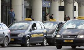 Po kratų Vilniaus taksi bendrovėse vienas asmuo sulaikytas, septyniems pareikšti įtarimai