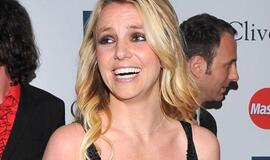 Britney Spears neapsisprendžia dėl vestuvių