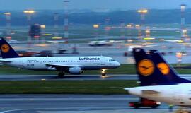 Dėl streiko "Lufthansa" ir toliau atideda skrydžius