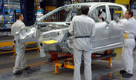 "Peugeot" išlaidų mažinimą palaiko daugelis profesinių sąjungų