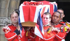 Didžioji Britanija atsisveikina su nužudytu kariu
