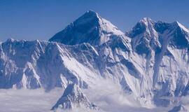 Nepalo šerpai atšaukia visas ekspedicijas į Everestą