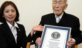 111 m. japonas oficialiai pripažintas seniausiu planetos vyru