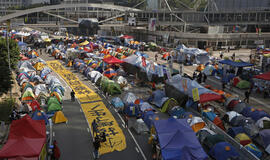 Honkongo protestuotojams įsakyta atlaisvinti gatves iki ketvirtadienio