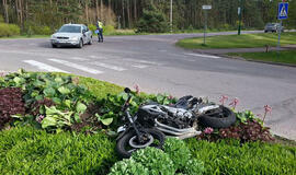 Lenkimas motociklininkui baigėsi ligoninėje