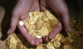 Prie Floridos krantų narai rado ispaniškų auksinių monetų lobį