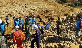 Nuošliauža Mianmare palaidojo mažiausiai 90 žmonių