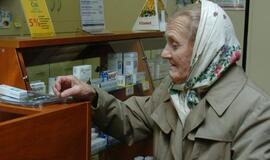 Kovoti dėl pigesnių vaistų pavesta senjorams