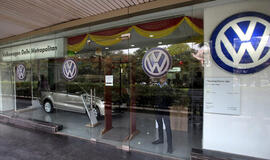 "Volkswagen" susierzinusi dėl lėtai vykstančio skandalo tyrimo