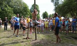 Kasmetinė lietuvių liaudies šventė pritraukia vis daugiau žmonių