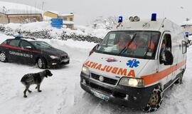 Italijoje ant viešbučio užgriuvo sniego lavina - daug žuvusiųjų