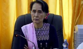 Faktinė Mianmaro lyderė pirmą kartą nuo rohinjų krizės pradžios apsilankė Rachinų valstijoje