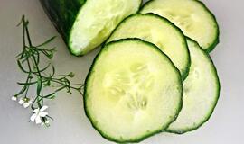 Puikiai derantys agurkas ir citrina: keli paprasti receptai