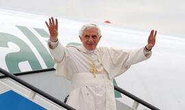 Popiežius emeritas Benediktas XVI susirgo, jis yra „labai silpnas“