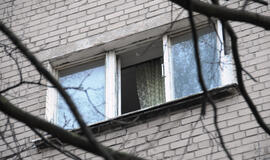 Vilniuje, įtariama, iškritęs pro langą žuvo vyras