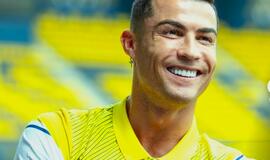 „Al Nassr“ klubas oficialiai paskelbė pasirašęs sutartį iki 2025-ųjų su penkiskart „Auksinio kamuolio“ laimėtoju Cristiano Ronaldo