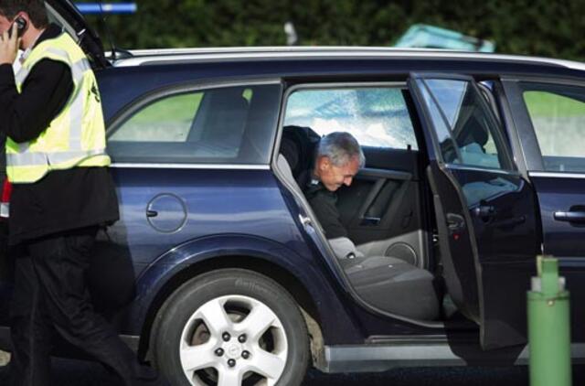 Nyderlanduose policija ieško šaulio, apšaudžiusio 37 automobilius